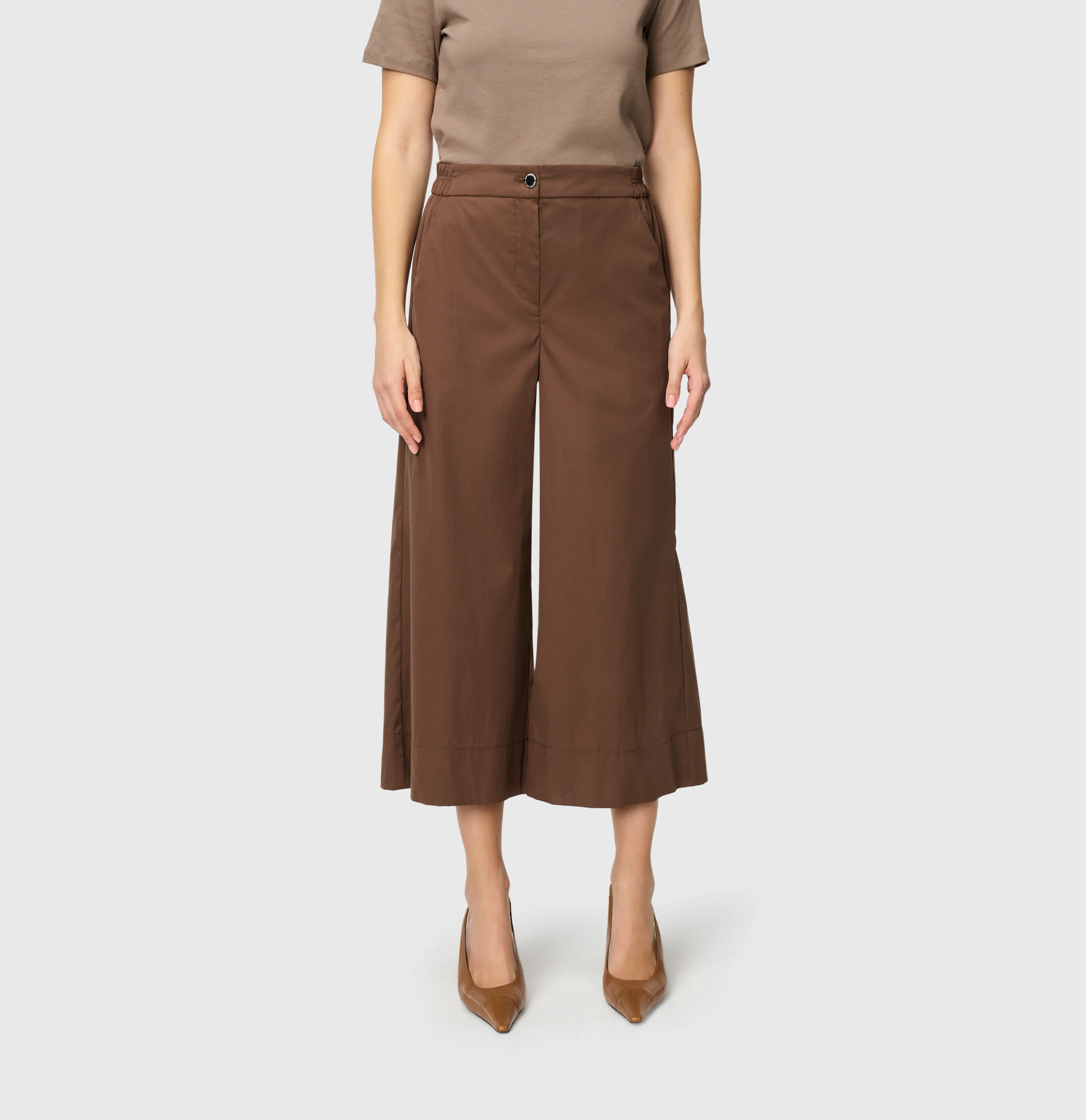 CAROLINE cropped - Image 2