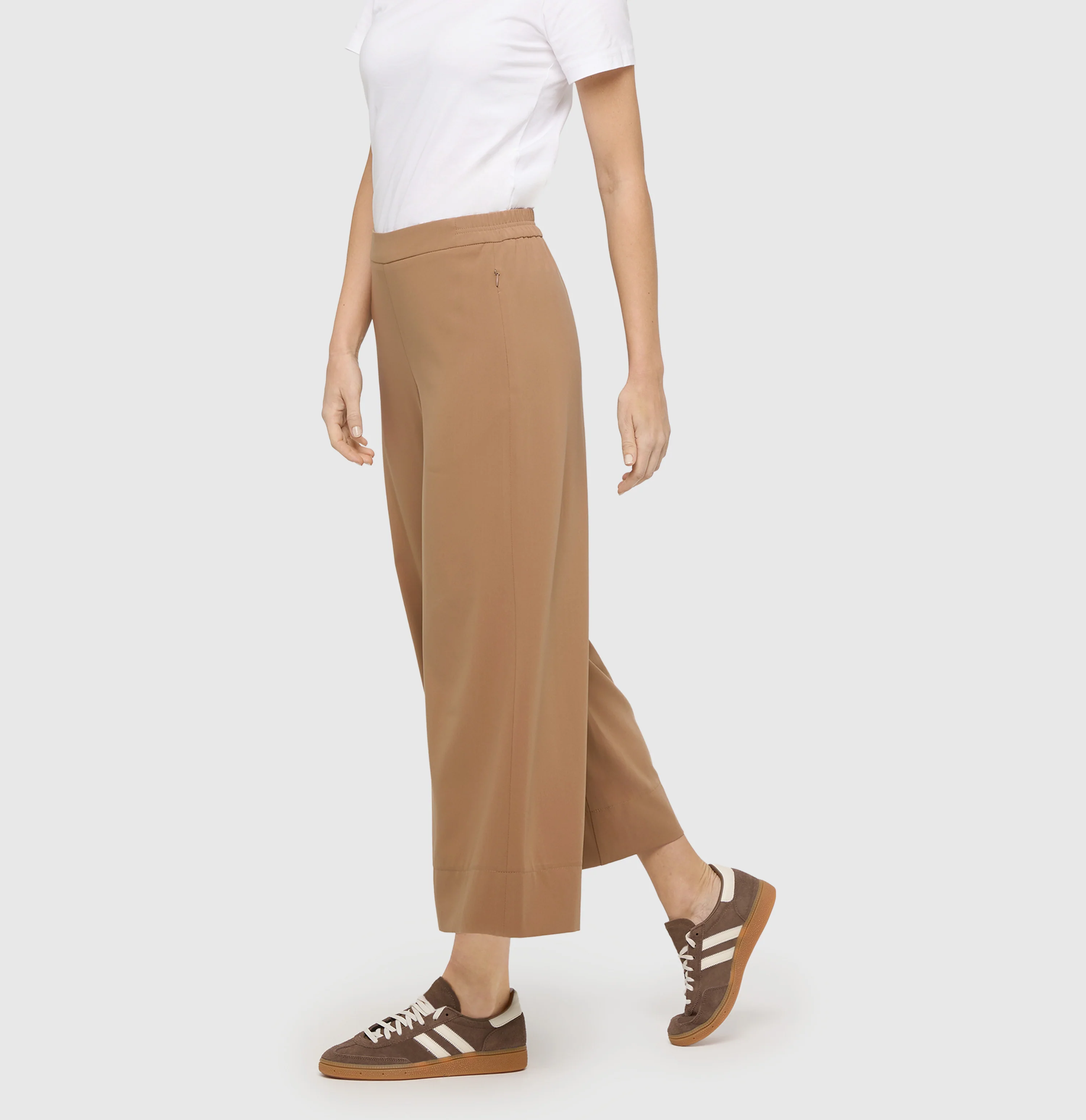 CORALIE cropped - Image 3