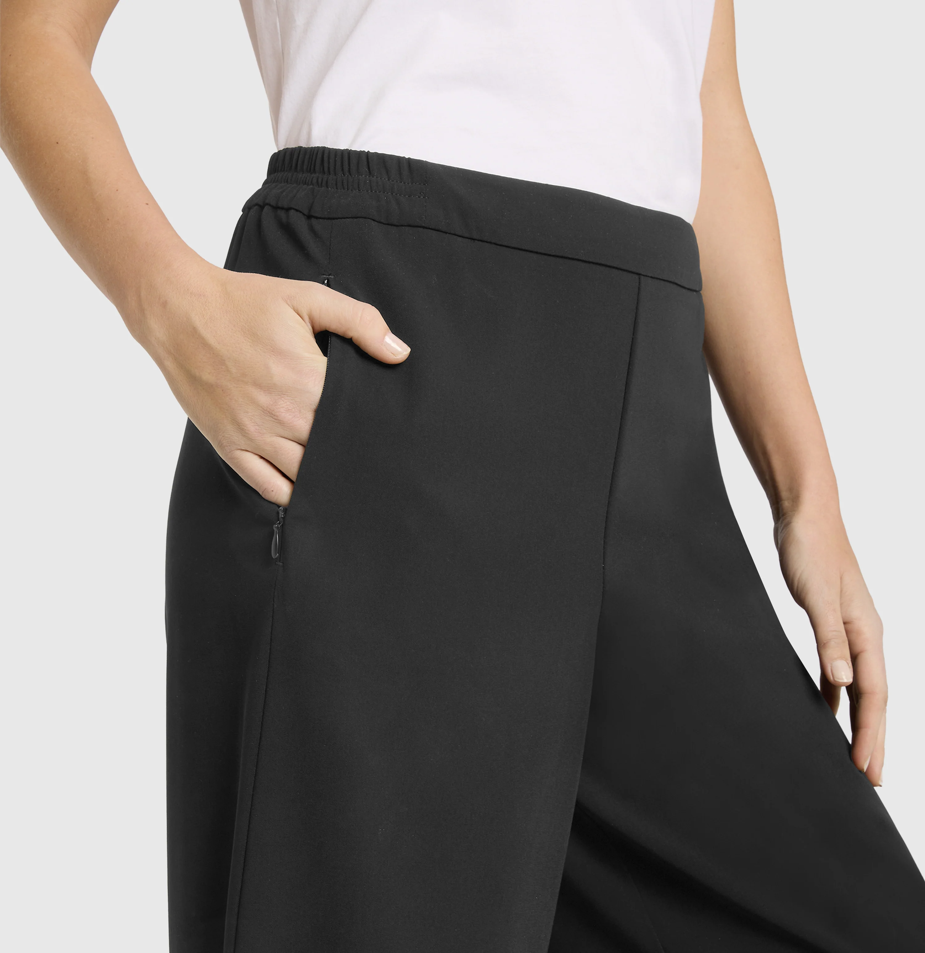 CORALIE cropped - Image 5