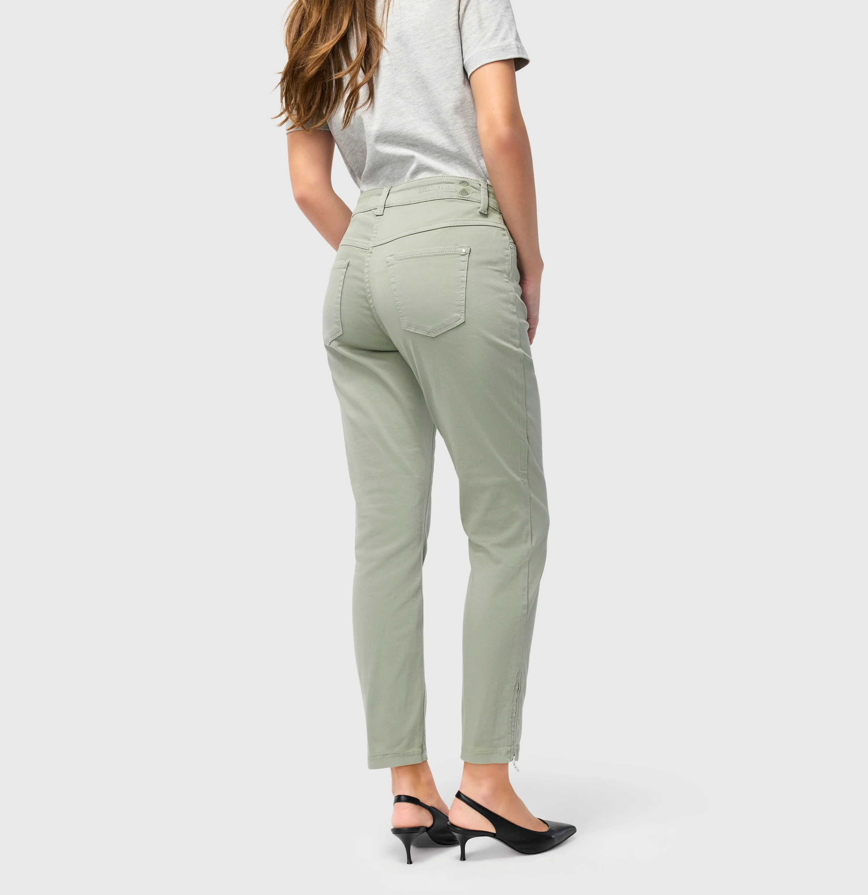 DREAM CHIC - Image 3