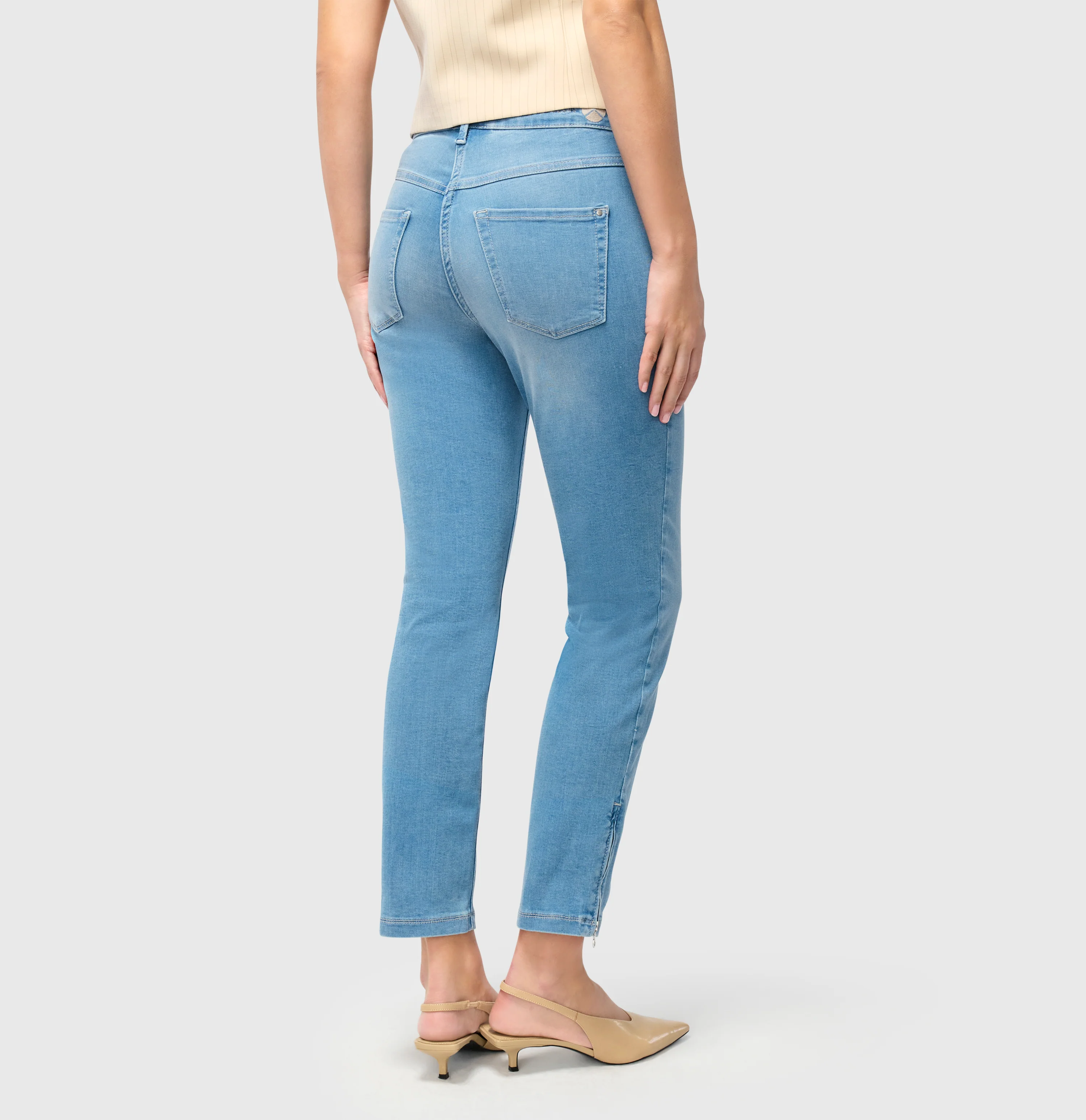 DREAM CHIC - Image 3