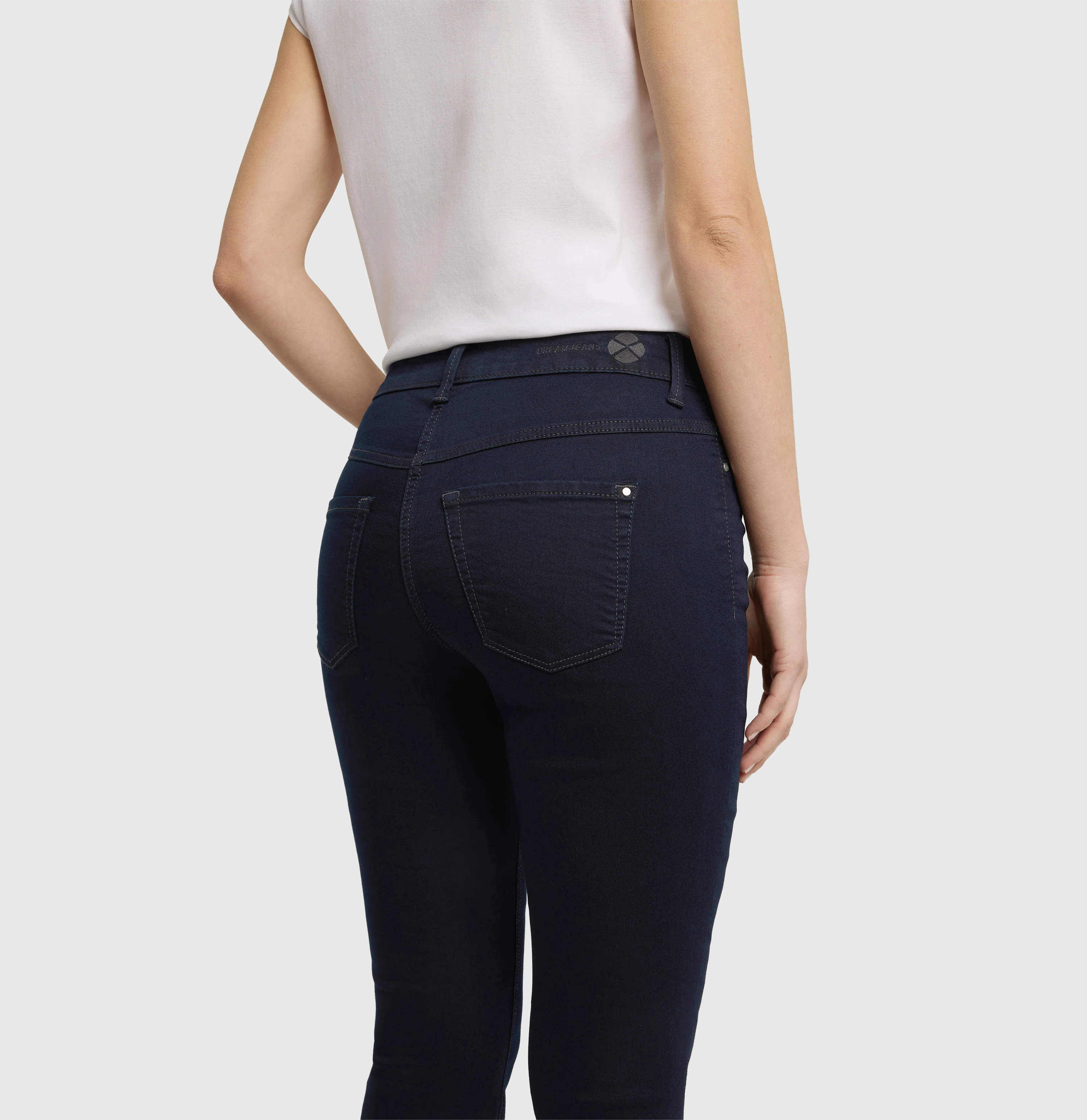 DREAM CHIC - Image 4