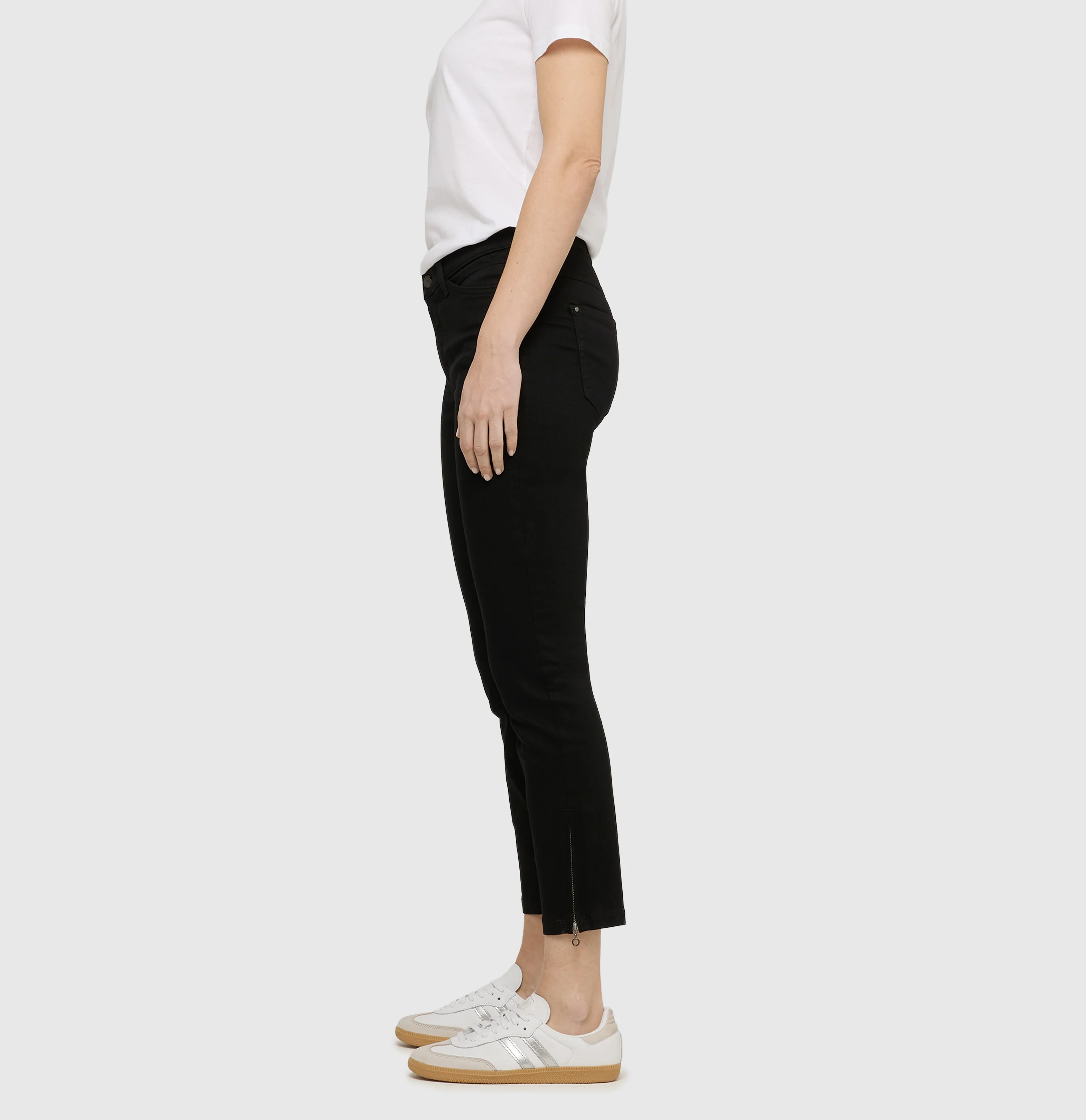 DREAM CHIC - Image 3