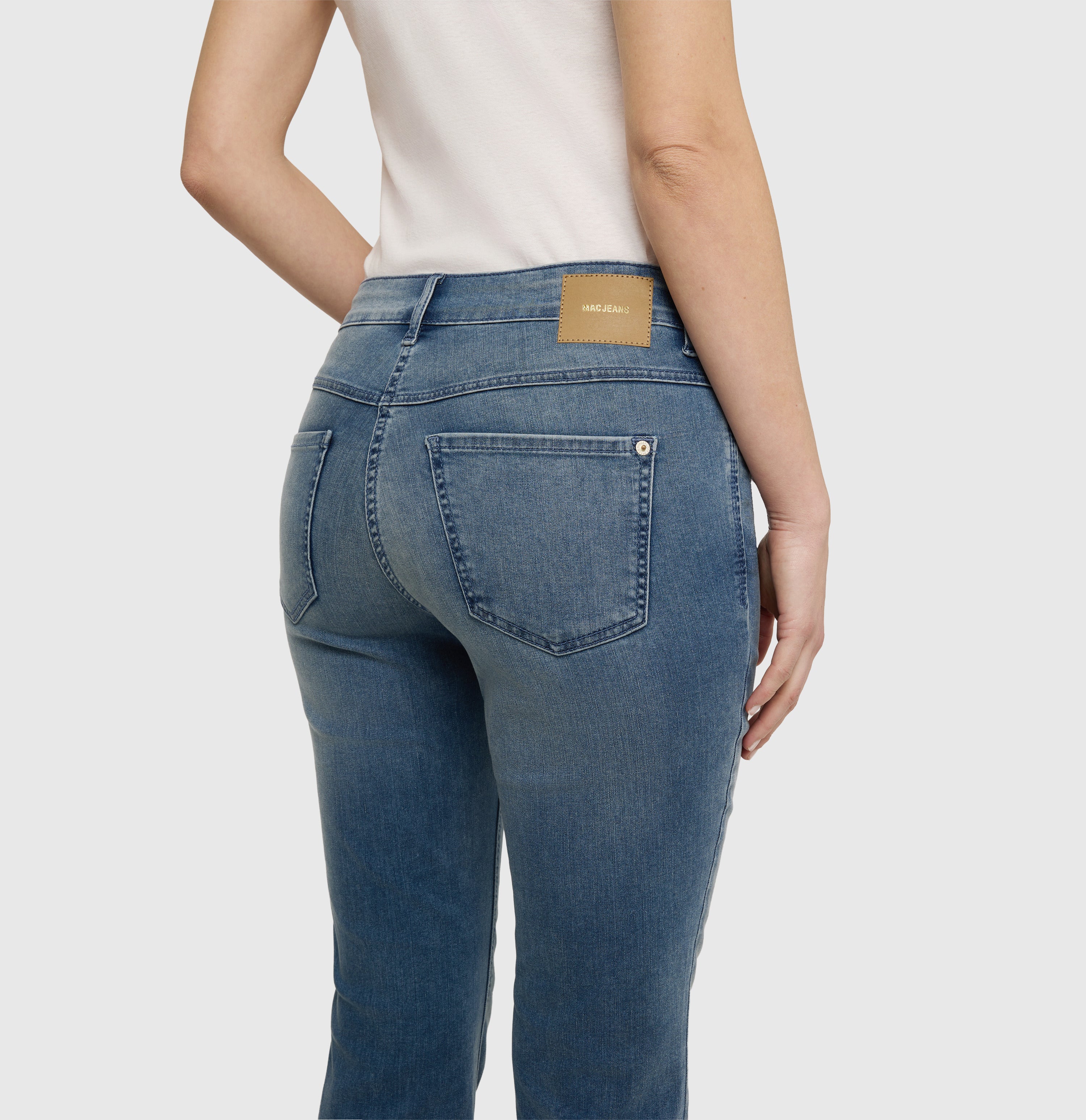 DREAM cropped - Image 4