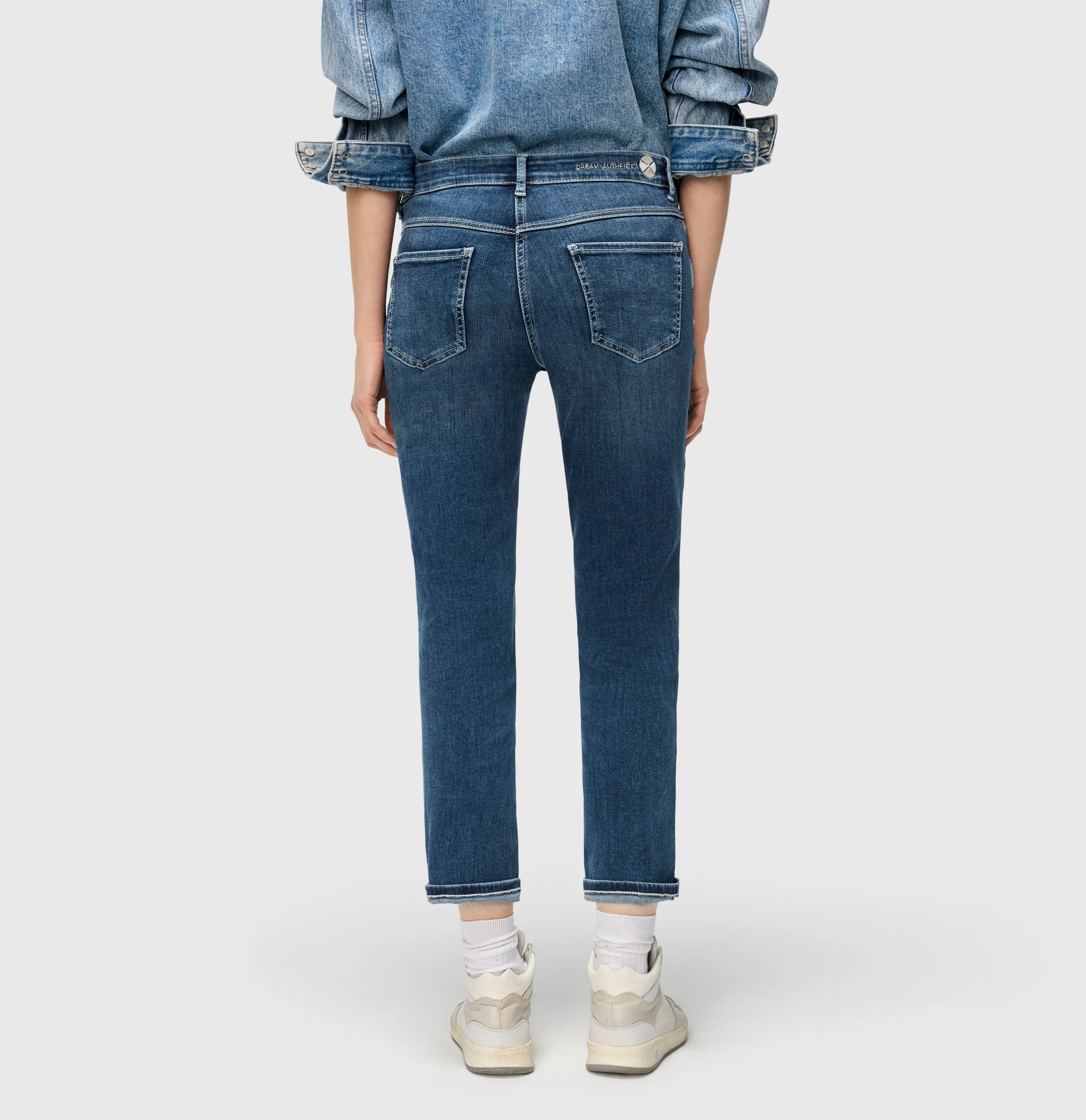 DREAM cropped auth. - Image 3