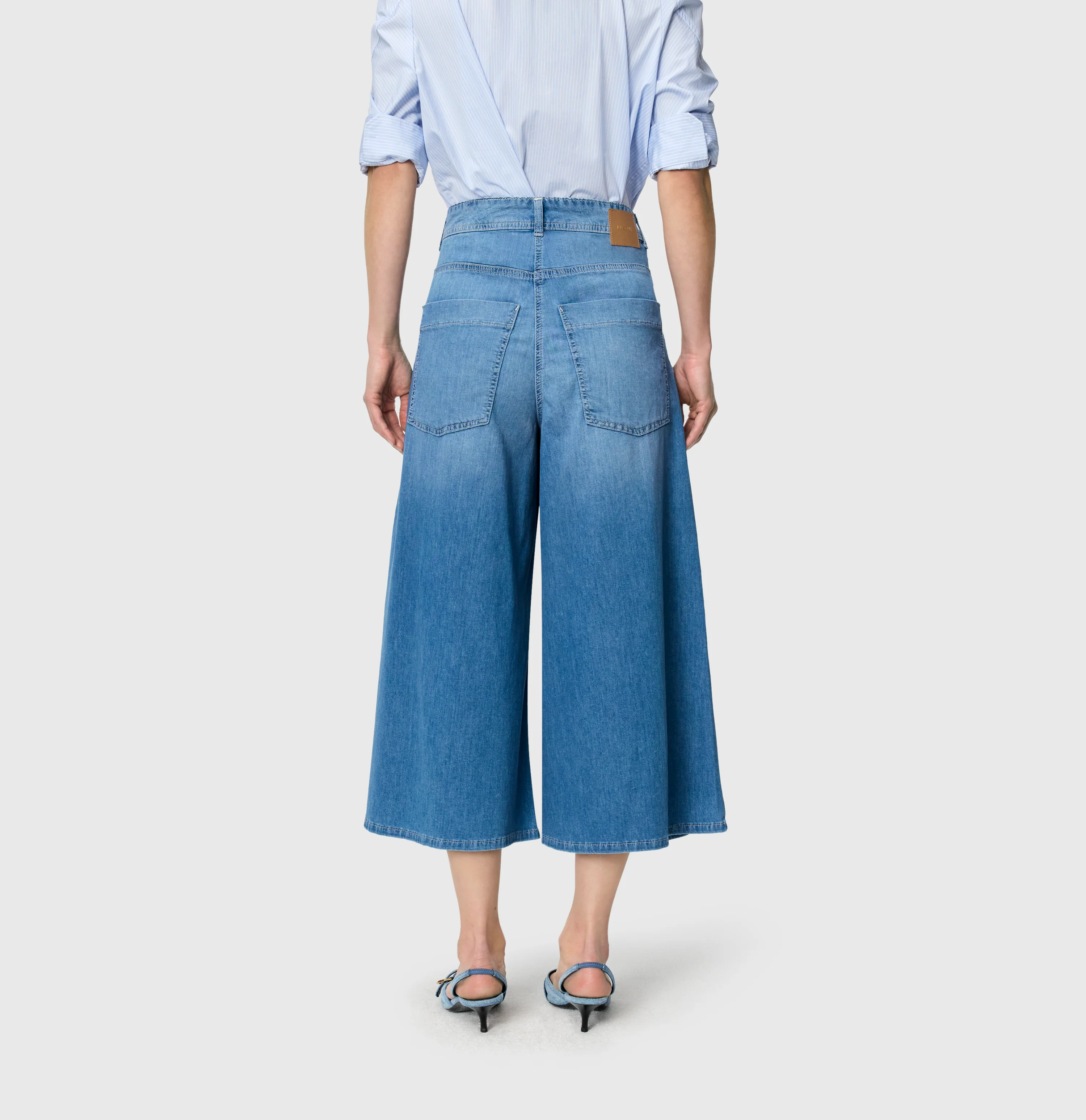 ELLA cropped - Image 3