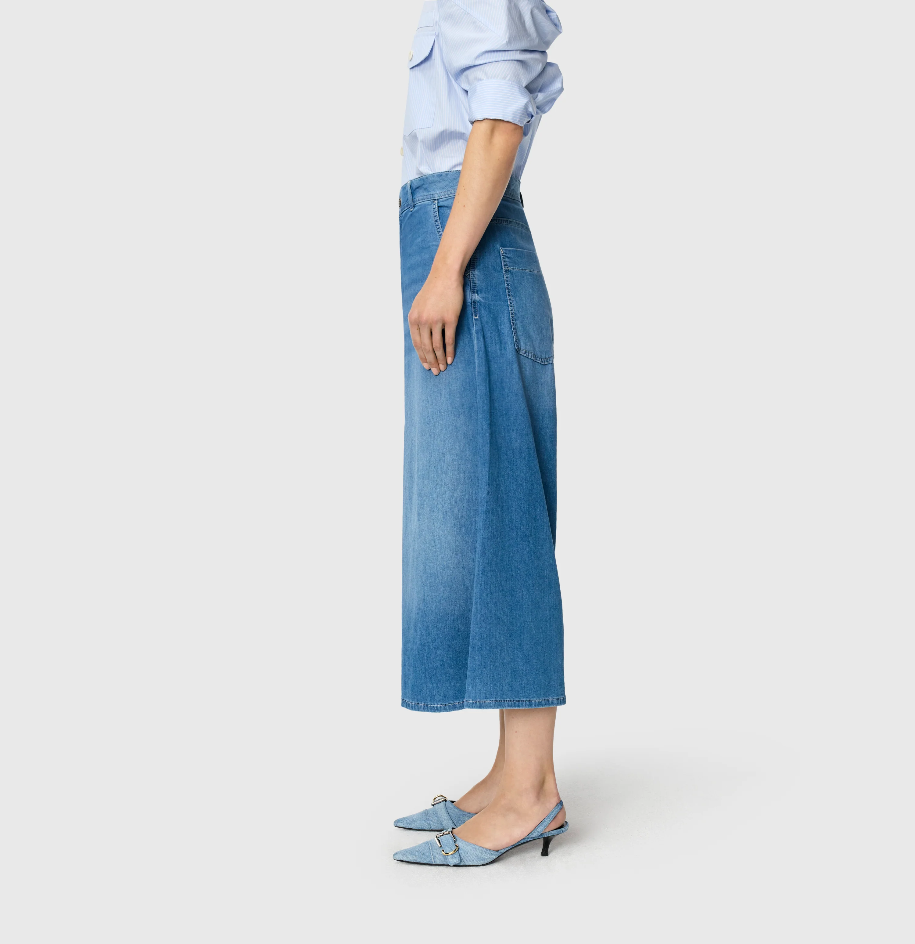 ELLA cropped - Image 4