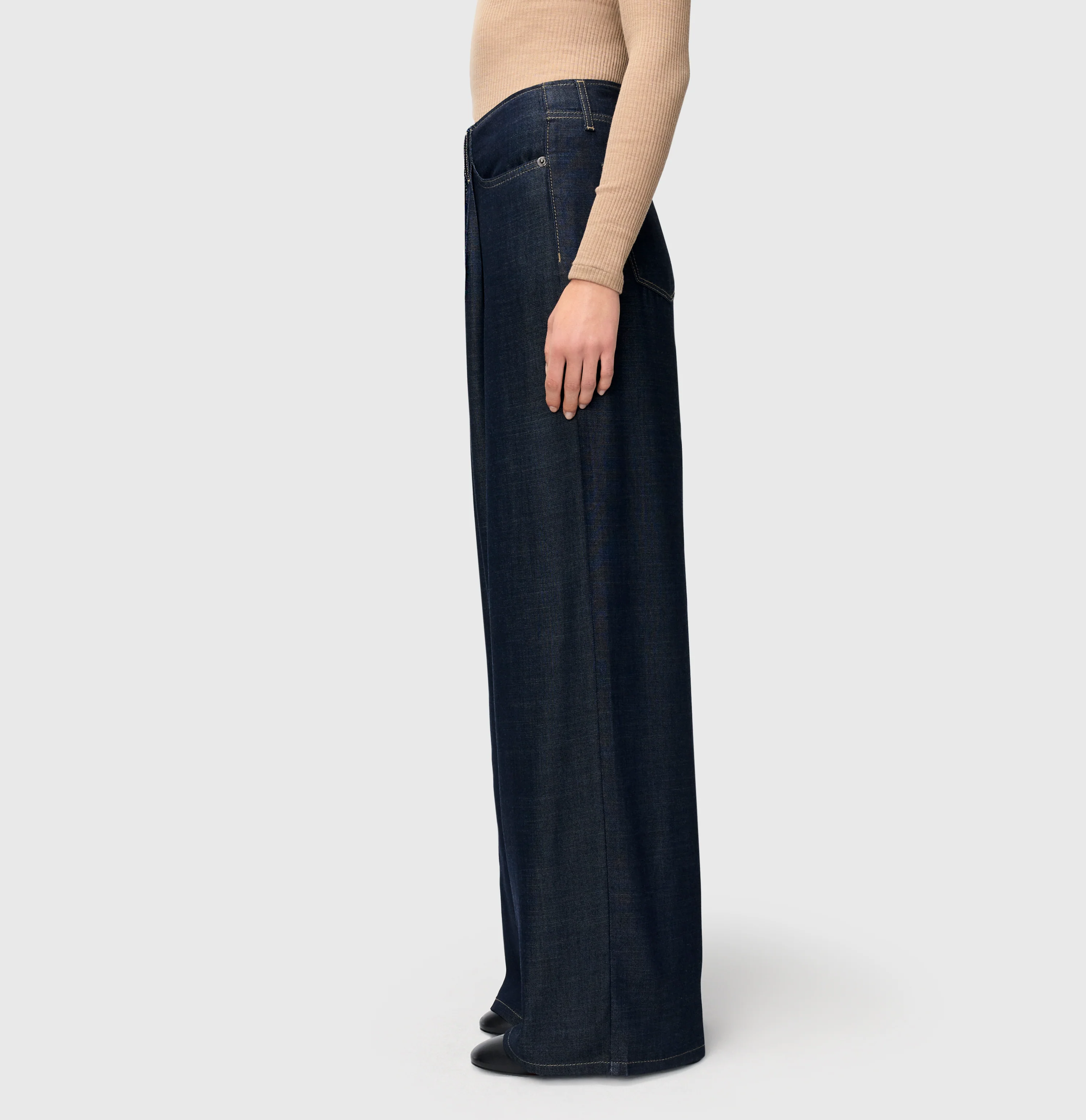 NAILA - Image 3